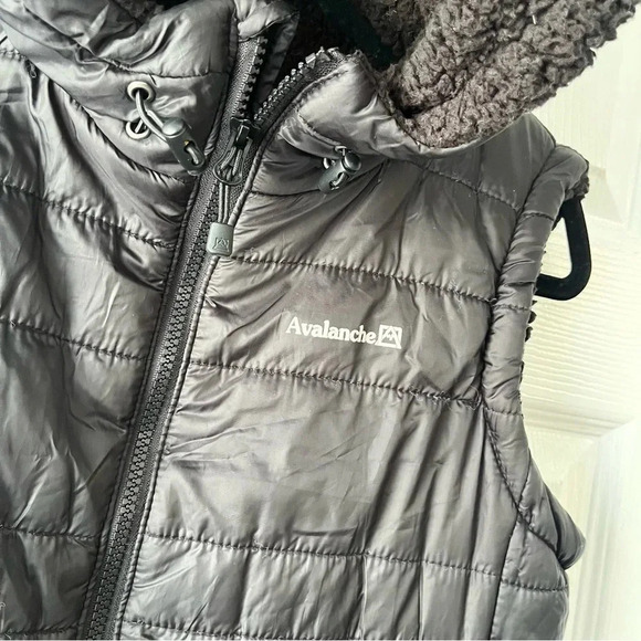 Avalanche Wear Lined Puffer Hooded Vest Zipper Front Chin Guard Womens Black Sm - Picture 2 of 5